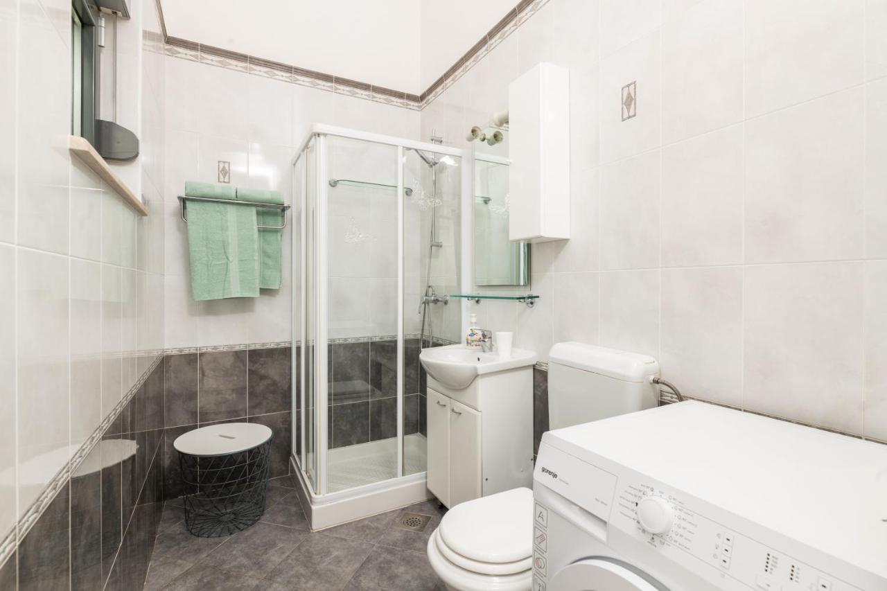 Seaview Apartment *