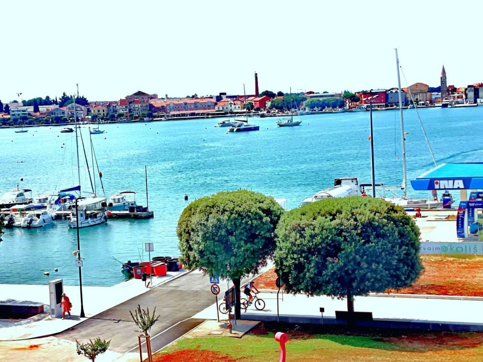 Seaview Apartment *